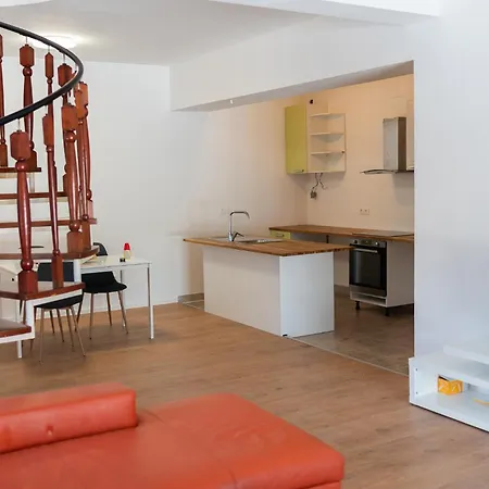 Big Duplex Terrace Free Parking Center 류블랴나