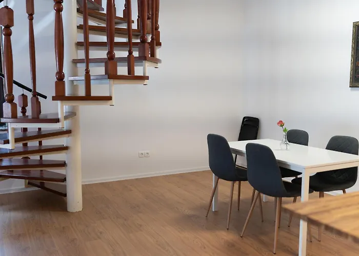 Big Duplex Terrace Free Parking Center *